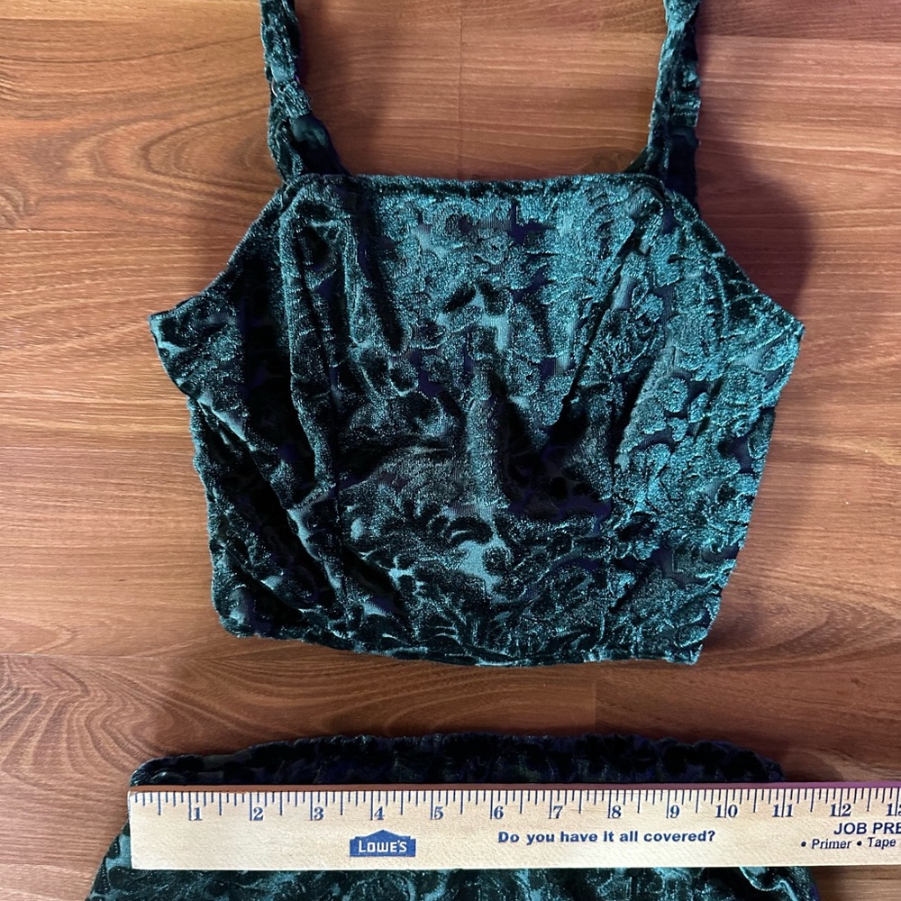 Emerald Green Velvet Mini Skirt Set - Picture 4 of 9